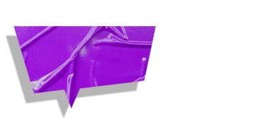 Mor konuşma balonu buruşmuş kağıt beyaz arkaplanda izole edilmiş