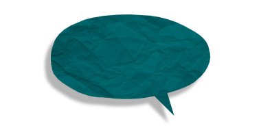 Yeşil konuşma balonu buruşmuş kağıt beyaz arkaplanda izole