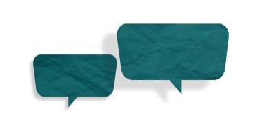 Yeşil konuşma balonu buruşmuş kağıt beyaz arkaplanda izole