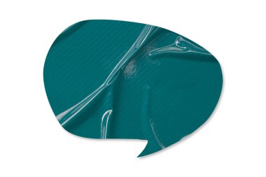 Yeşil konuşma balonu buruşmuş kağıt beyaz arkaplanda izole