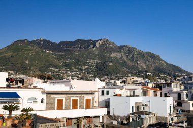 Forio d 'Ischia' dan Epomeo Dağı Manzarası