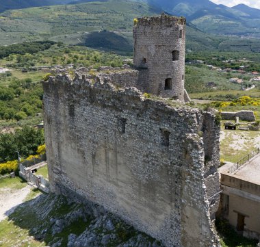 Avella Kalesi, aynı zamanda Avellino eyaletinde San Michele Kalesi olarak da bilinir.