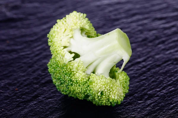 Brokolice Izolované Izolace Černé Slate — Stock fotografie