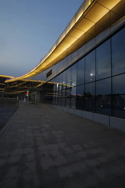 Moderne Gebäude Bei Nacht — Stockfoto
