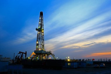 Petrol sondajı rigIndustrial ekipmanları