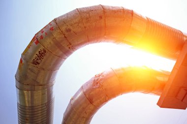 Fabrikanın endüstriyel boru hattı ekipmanları. 