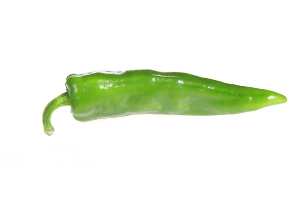 Čerstvé Zelené Chilli Papričky Bílém Pozadí — Stock fotografie