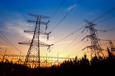 Pylon, endüstriyel ekipman, elektrik enerjisi