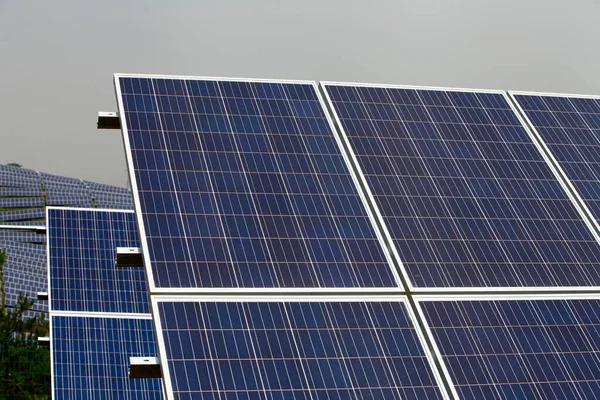 Paneles Solares Para Ahorrar Energía —  Fotos de Stock