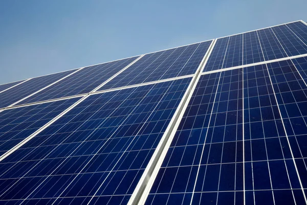 Paneles Solares Para Ahorrar Energía Imagen de archivo