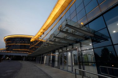 Geceleri modern binalar