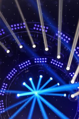 Karanlık, yakın plan resimlerdeki sahne aydınlatma efekti 