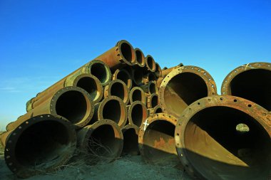Paslı boru endüstrisi ekipmanları ve tesisleri.