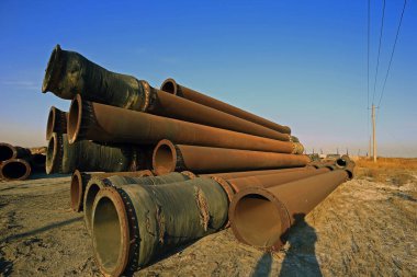 Paslı boru endüstrisi ekipmanları ve tesisleri.