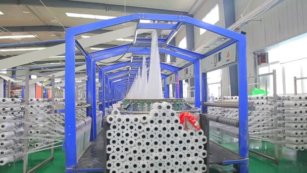 Verkstad För Tillverkning Förpackningspåsar Vävband Rotation Textilmaskiner Och Textilutrustning — Stockvideo