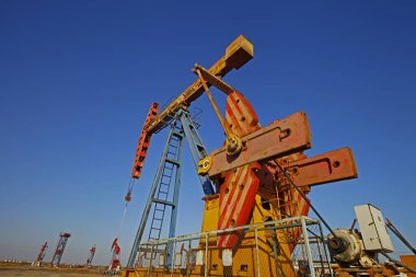 Petrol pompası, petrol endüstrisi ekipmanları