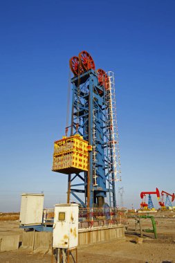 Petrol pompası, petrol endüstrisi ekipmanları