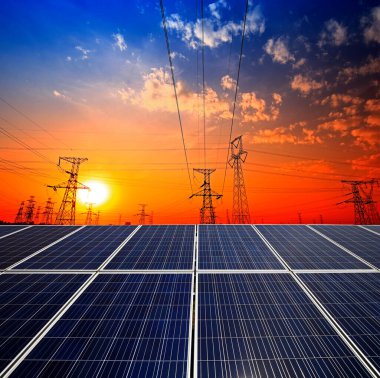 Güneş panelleri ve elektrik kuleleri, güç ekipmanları