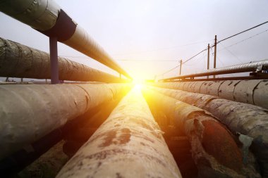 Petrol boru hatları, vanalar, endüstriyel ekipmanlar