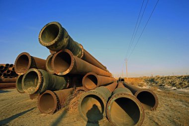 Paslı boru endüstrisi ekipmanları ve tesisleri.