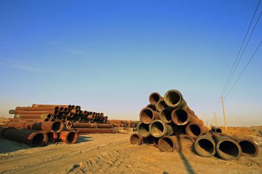 Paslı boru endüstrisi ekipmanları ve tesisleri.