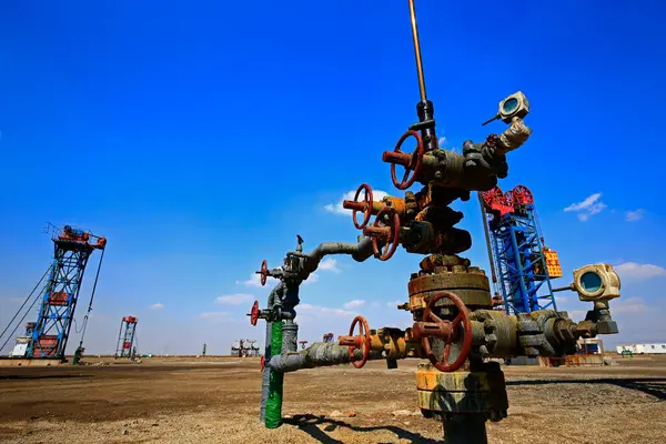 Yağ boruları ve vanalar