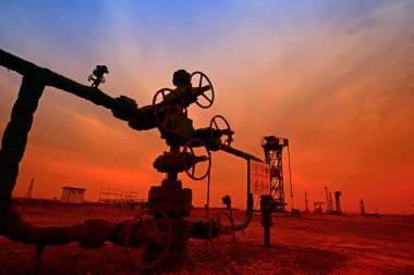 Yağ boruları ve vanalar