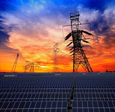Güneş panelleri ve pilonlar
