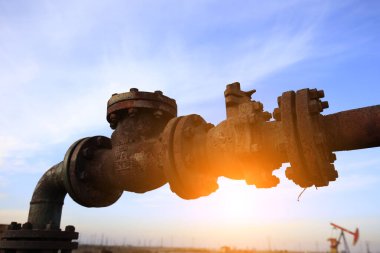 Tüp ve valf, petrol endüstrisi ekipmanları.