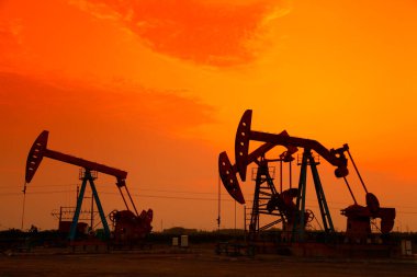 Petrol pompası, petrol endüstrisi ekipmanları
