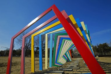 Modern inşaat çeliği, gelecekte gerçeküstü tasarım