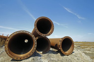 Paslı boru endüstrisi ekipmanları ve tesisleri.