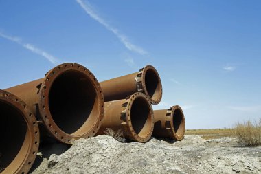 Paslı boru endüstrisi ekipmanları ve tesisleri.