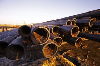 Petrol sondajı boru tesisleri