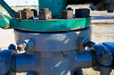 Endüstriyel ekipmanlardaki cıvatalar ve fındıklar 