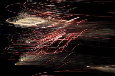 Havai fişekler, karanlıkta ışık, soyut arka plan.