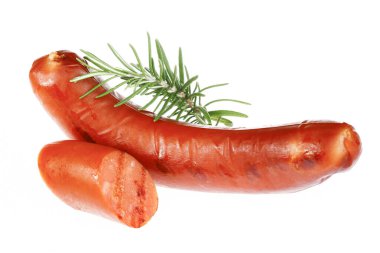 Beyaz arka planda izole edilmiş sosisler.