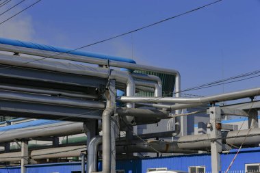 Endüstriyel ekipmanların boru hattı.