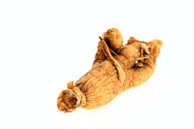 Ginseng beyaz arka planda