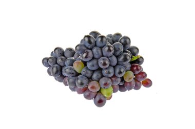 Beyaz arkaplanda üzümler 