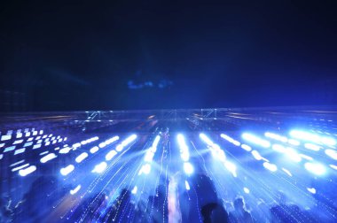 Karanlık, bulanık şekildeki sahne aydınlatma efekti