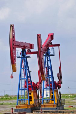 Petrol sondaj kulesi, Çin 'in Hebei eyaletinin Tanghai ilçesi petrol sahaları