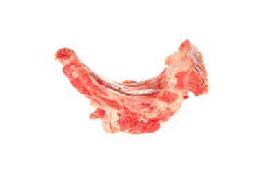 beyaz zemin üzerine taze domuz pirzolası