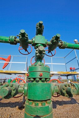 Yağ boruları ve vanalar
