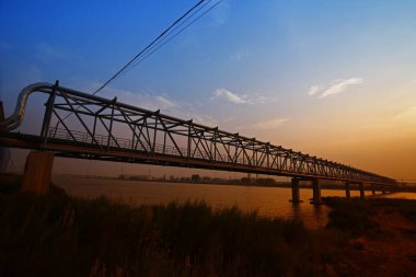 Petrol sahaları boru hattı