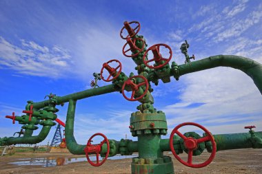 Yağ boruları ve vanalar