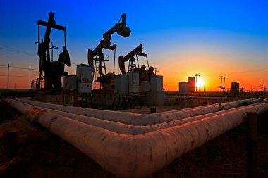 Boru hattı vanaları ve sanayi ekipmanları