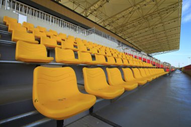 Stadyumdaki koltuklar temiz.