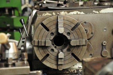 Çelik torna makinesi ve ekipman 