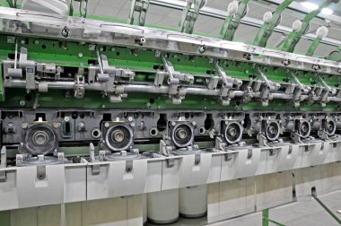 Dönüşümlü makine ve ekipman üretim şirketinde 